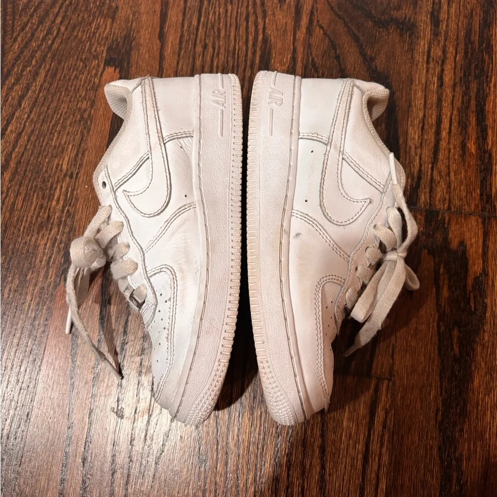 Nike Kids Air Force 1 White Sneakers Size 2.5 Youth